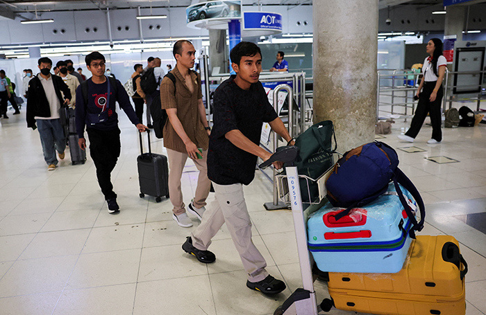    REUTERS/Athit Perawongmetha