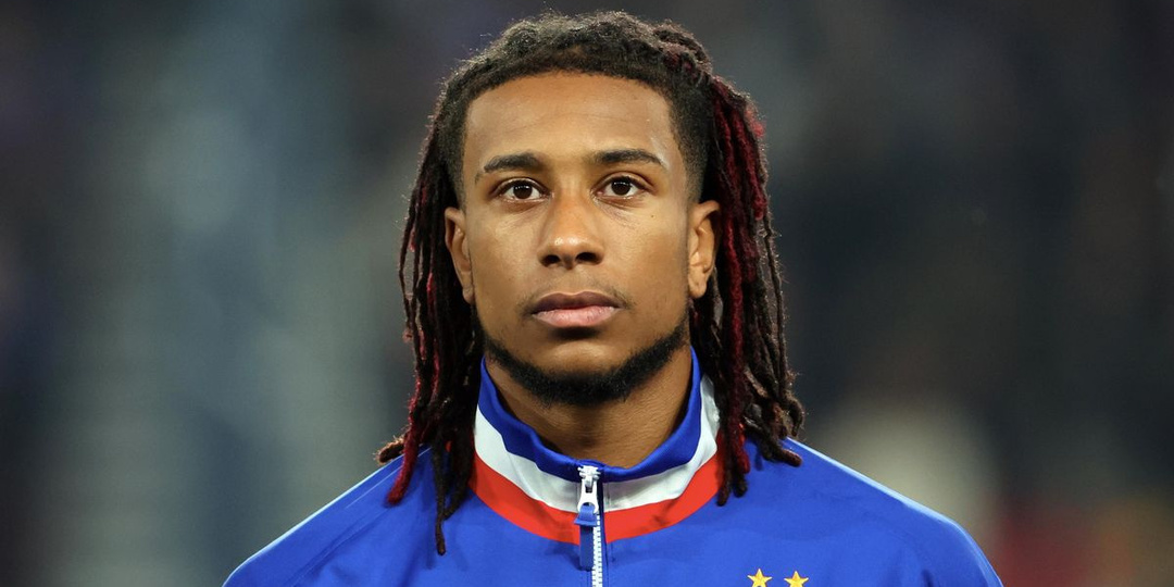 Хенесс заявил, что "Бавария" не продаст Олисе в "Ливерпуль" +0300