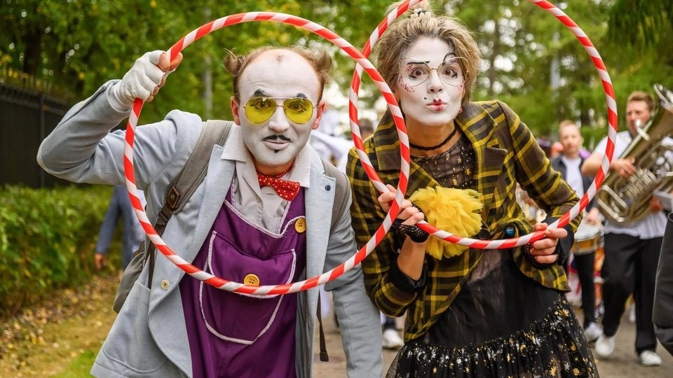 «Театр под открытым небом»: В 50 парках Подмосковья отпразднуют Всемирный день театра