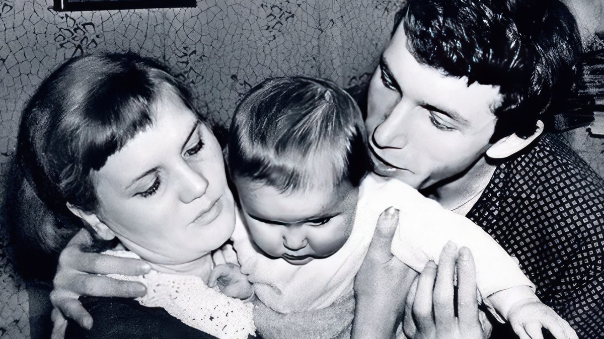 Эммануил Виторган с Ириной Румянцевой и дочерью Ксенией. Фото: ВокругТВ