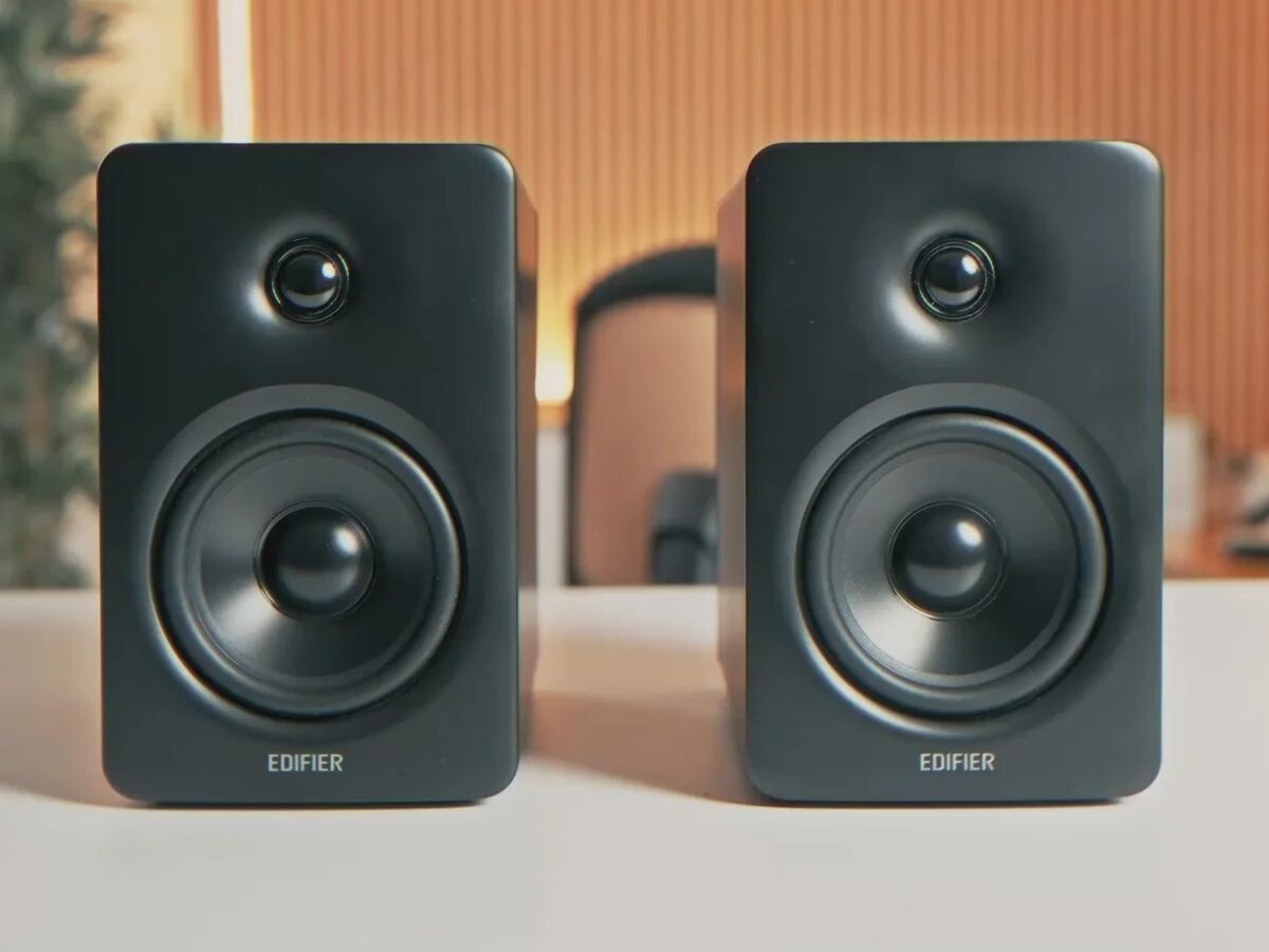    Компактные колонки Edifier M90 с HDMI eARC выдают до 100 Вт мощности