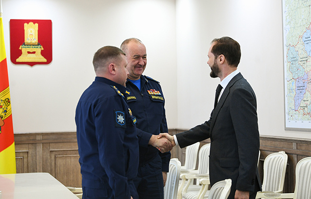 Глава Тверской области встретился с командующим Военно-транспортной авиацией ВКС РФ