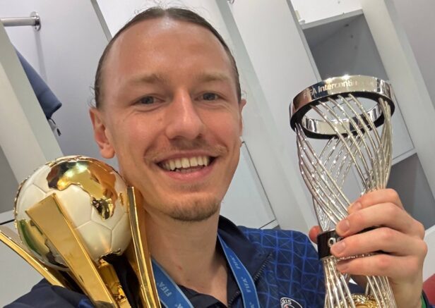    Матвей Сафонов / t.me/motya_39