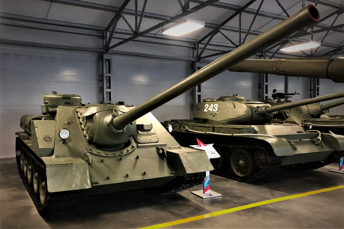 СУ-100 в Техническом Центре Парка "Патриот".