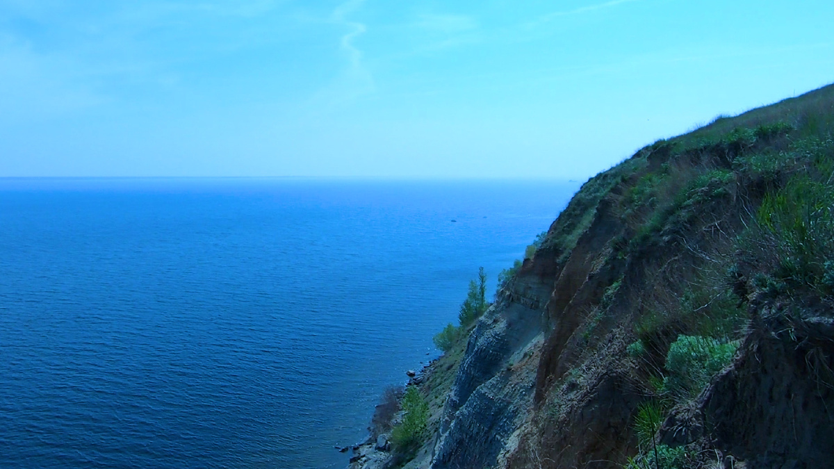 Фото-2. Высокий берег Александровского грабеня: край земли и граница двух стихий