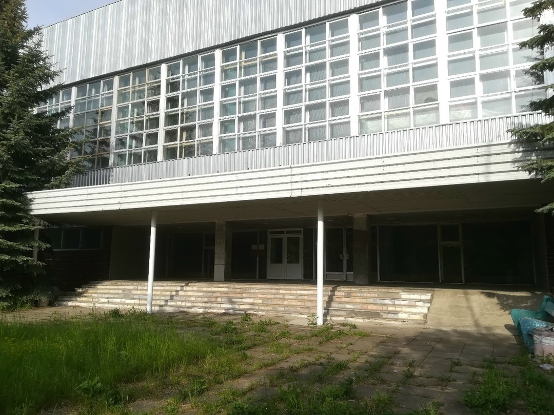    Основной корпус заброшенной спортбазы в Подольске. 2020 год.Сергея Жукова для ВК-сообщества «Подольск»