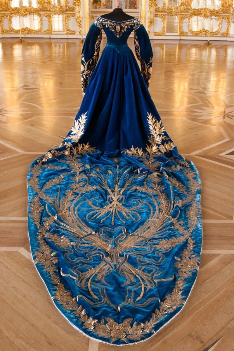 Фото платья: Николай Гернет. Правообладатель: ГМЗ «Царское Село» и Каргопольский историко-архитектурный и художественный музей.