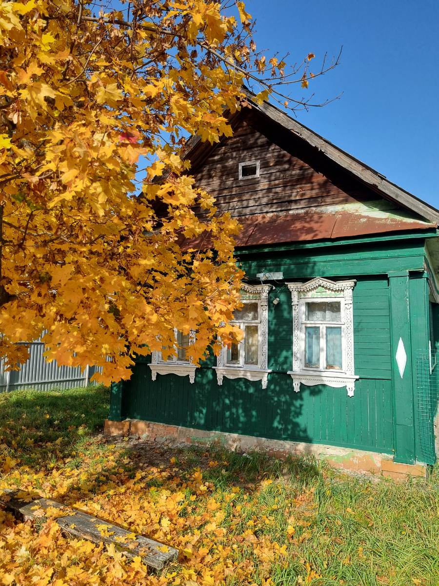 Дом, который я хотела купить в нашей деревне, но не продают, увы. 