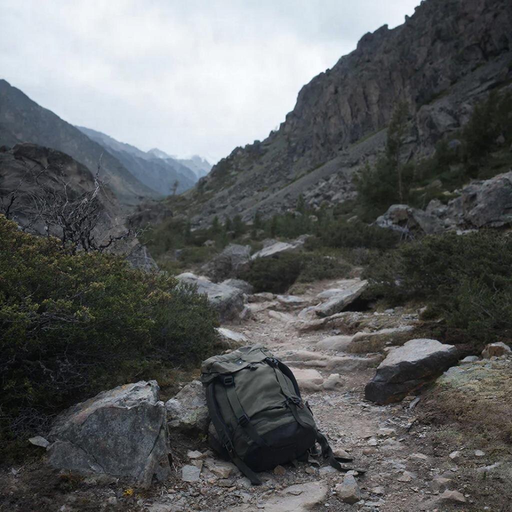 Последний след: рюкзак Сергея Борисова, оставленный в безмолвии Алтая.