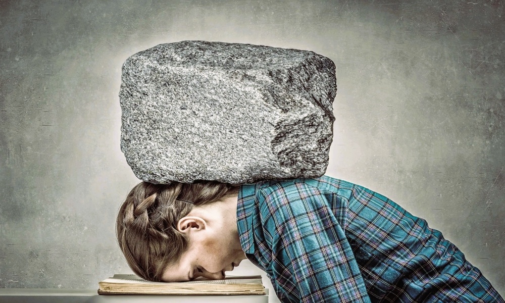 Уныние, это тяжёлый грех, убивающий, сначала душу, потом психику, потом тело!