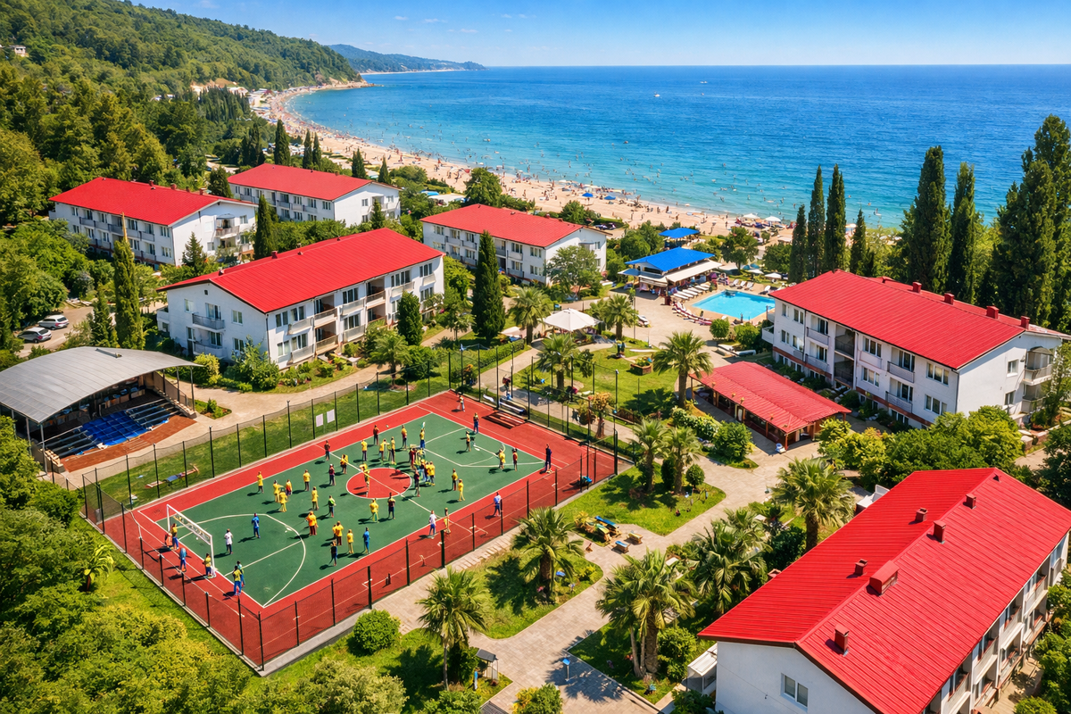 Территория современного детского лагеря на Черноморском побережье