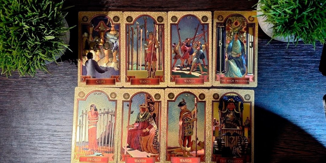 Почему внутри до сих пор неспокойно: расклад из 8 карт, в котором многие узнают себя