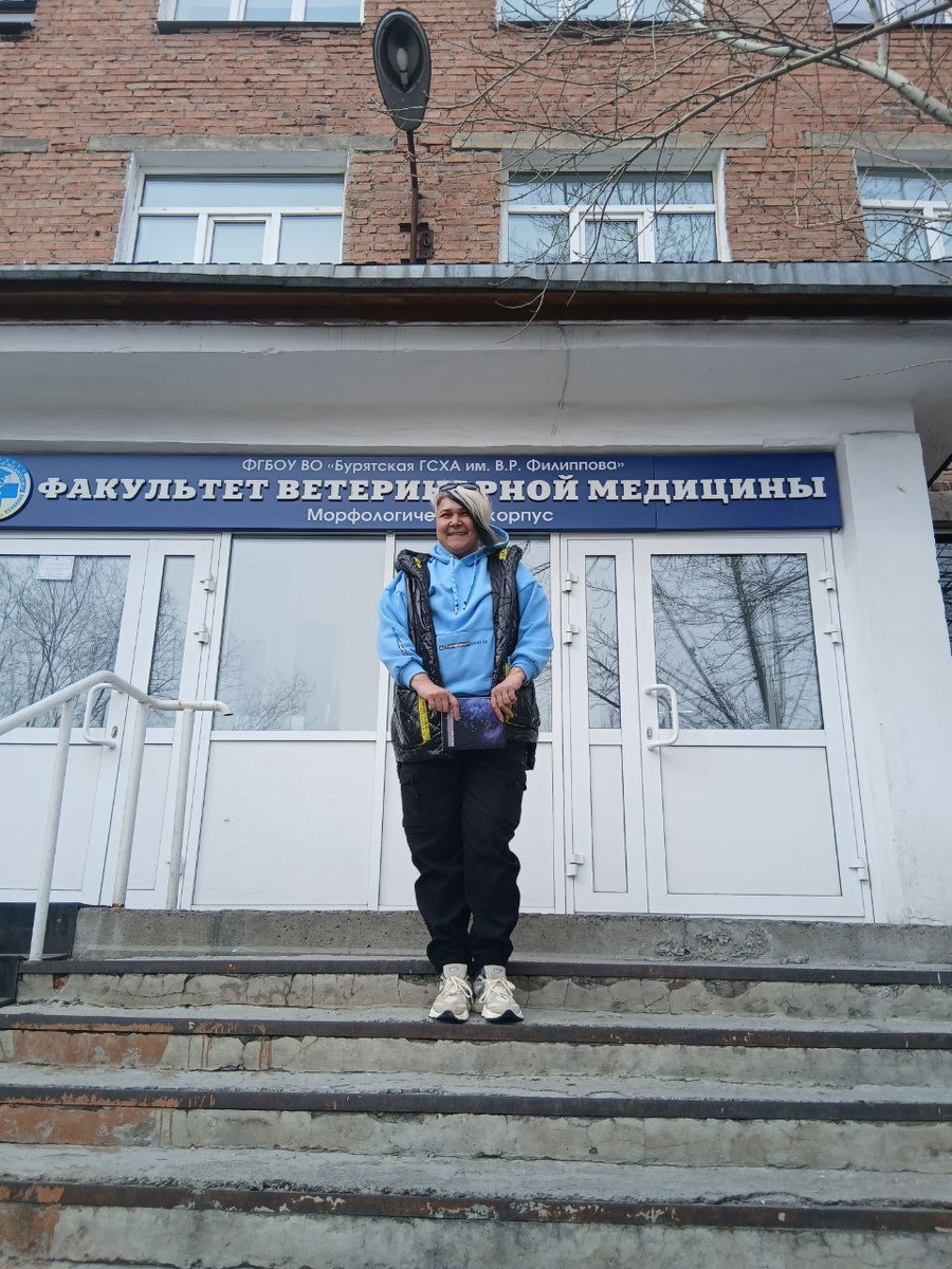 Директор приюта Ананда  Наргиза Шавкатовна Муминова, учится на заочном отделнии факультета ветеринарии