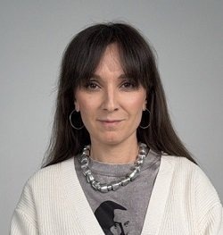    — В лучшей женской роли я не вижу очевидных лидеров. Очевидные победители для меня — это Рустем Гайзуллин, Эмиль Талипов, «Затворник и Шестипалый», «Судьба Человека», «Маленький Мирза». Но я смотрела не все спектакли в других городах, возможно, кто-то из них и будет лучшим. Но я ожидаю, что большинство победителей будет из «Музея невинности». Очень нестабильный сезон в театре Камала, возможно, хотя бы «Альмандар» как-то спасет сезон. Вся надежда на него.