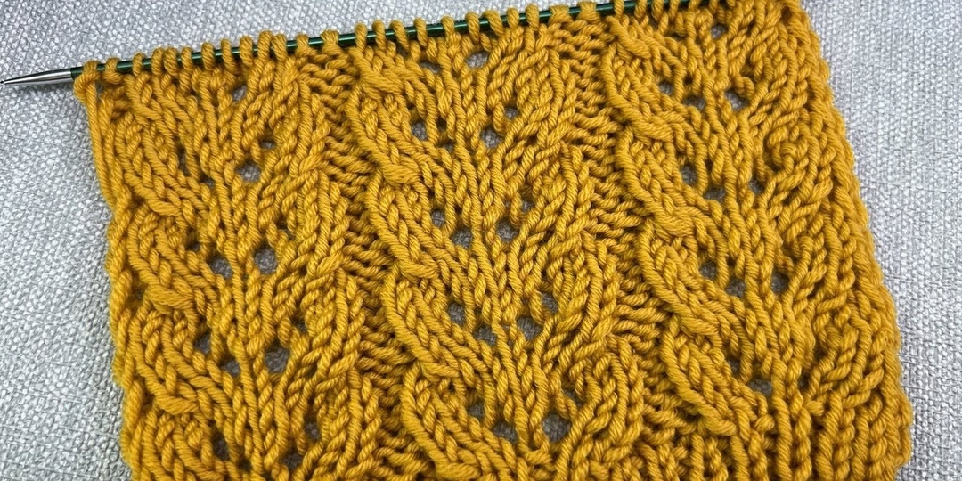 Простой и красивый узор спицами.