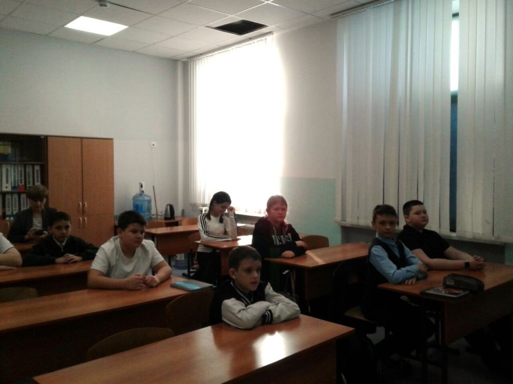    В школе № 4 имени Д.В. Бондаренко "Наша газета"