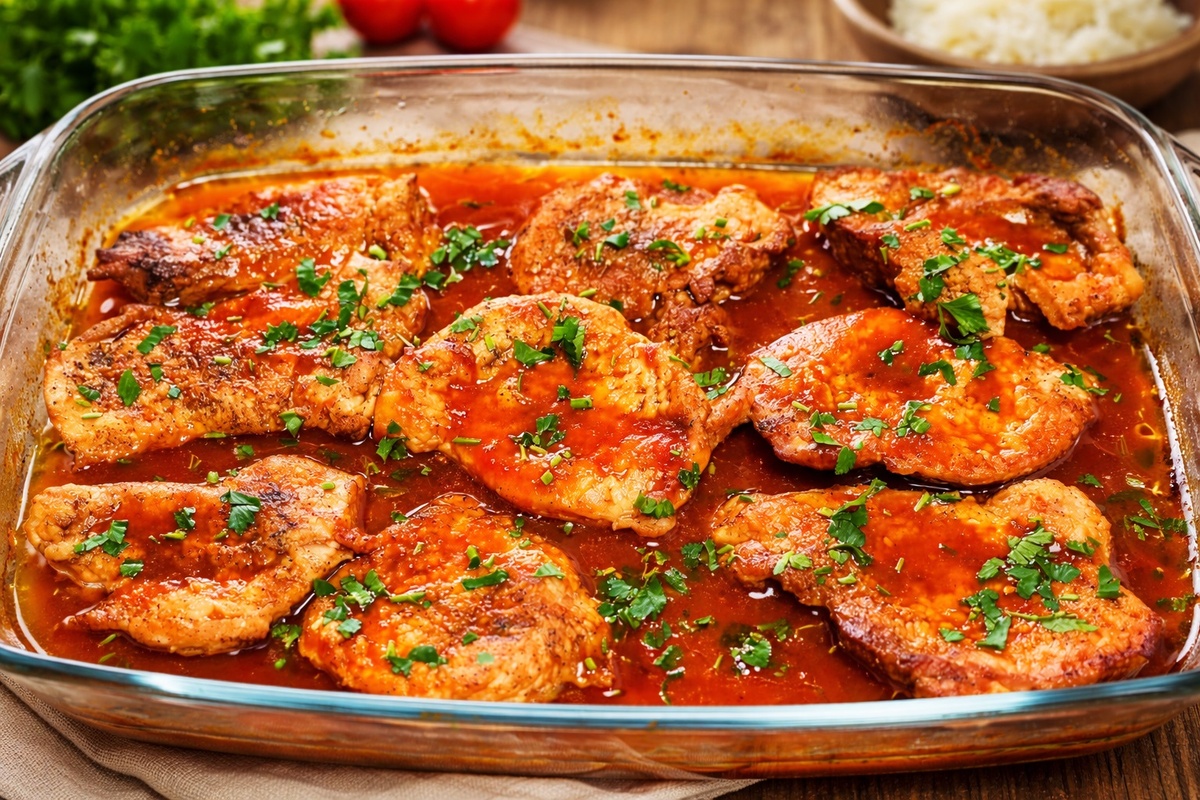 Свинина в ароматном сладко-пряном соусе