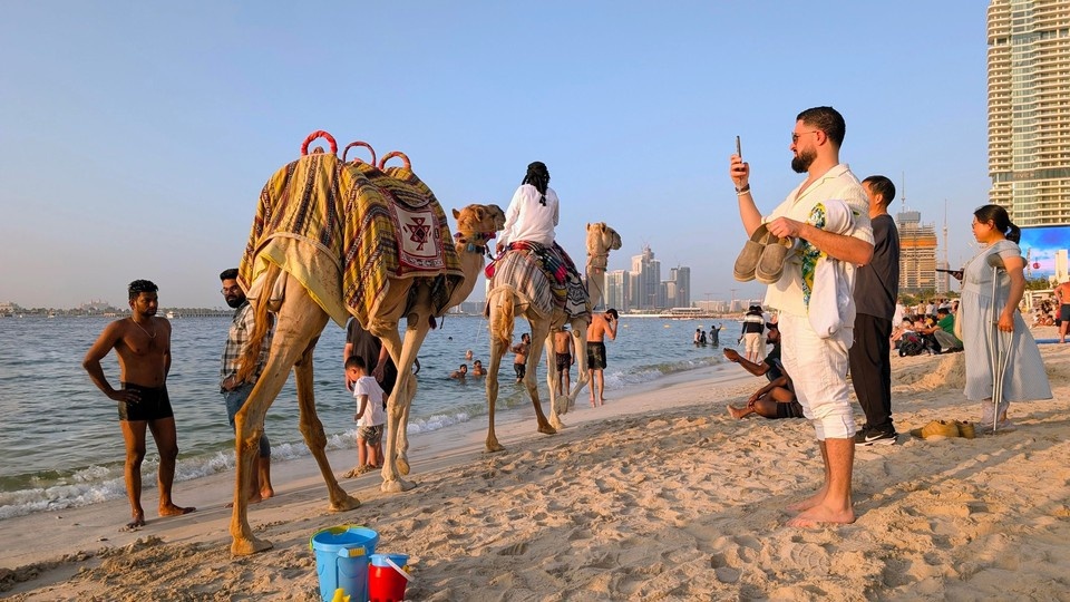    Некоторые «руссо туристо» считают, что они от всего застрахованы. А зря. Фото: Alexander Chesarev/Shutterstock/Fotodom