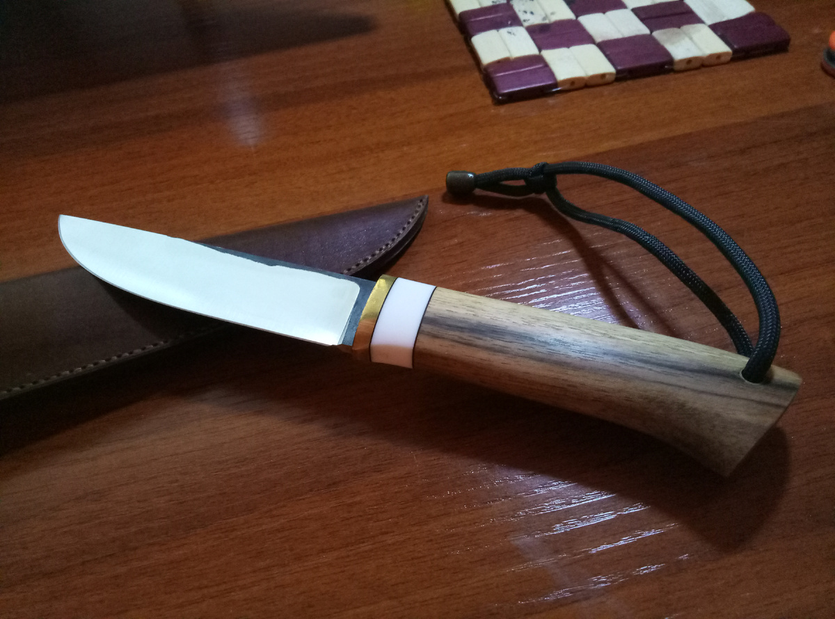 Один из таких ножей. В итоге подарен.
