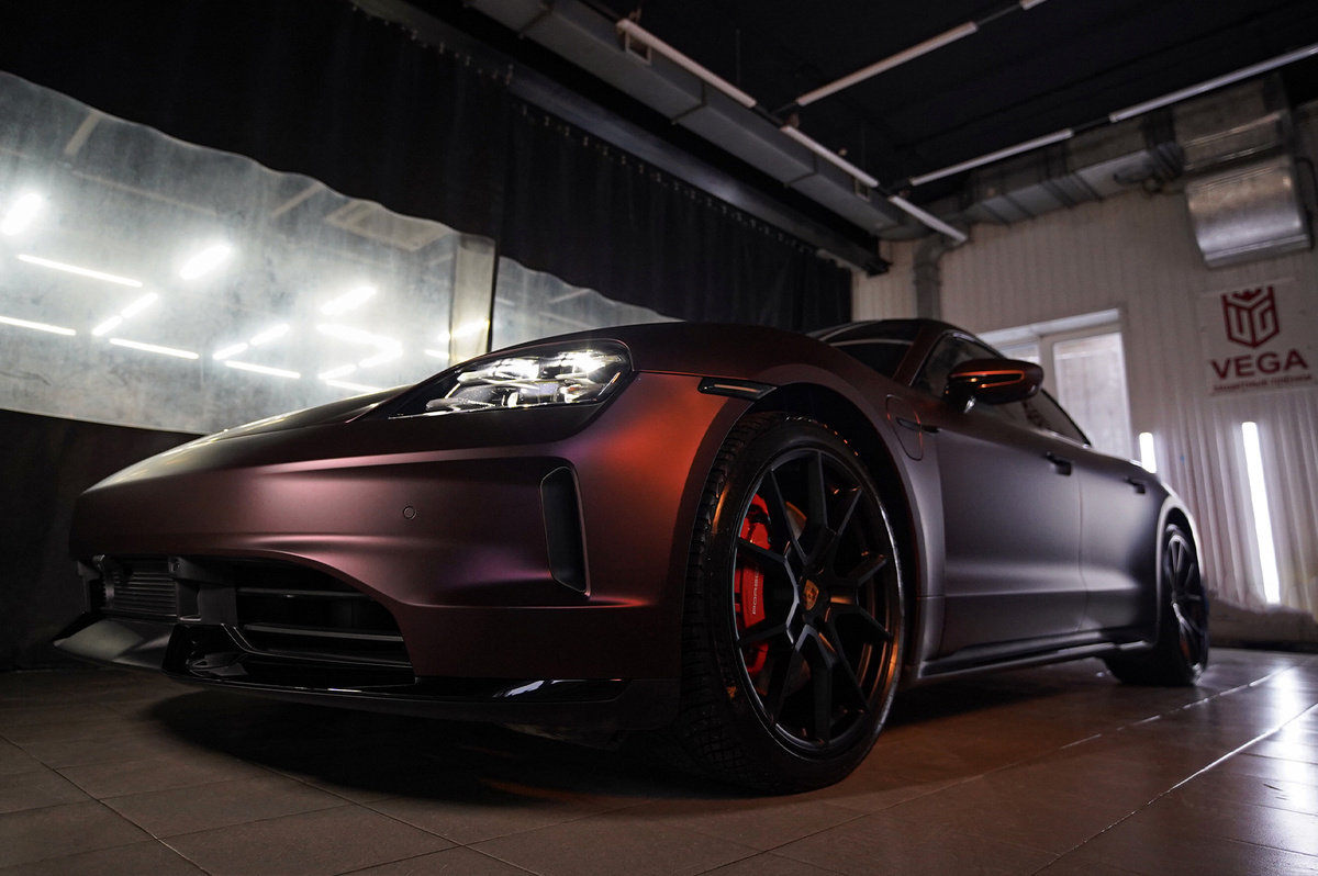 Porsche Taycan в цветной бронепленке VEGA PPF Ultima Color