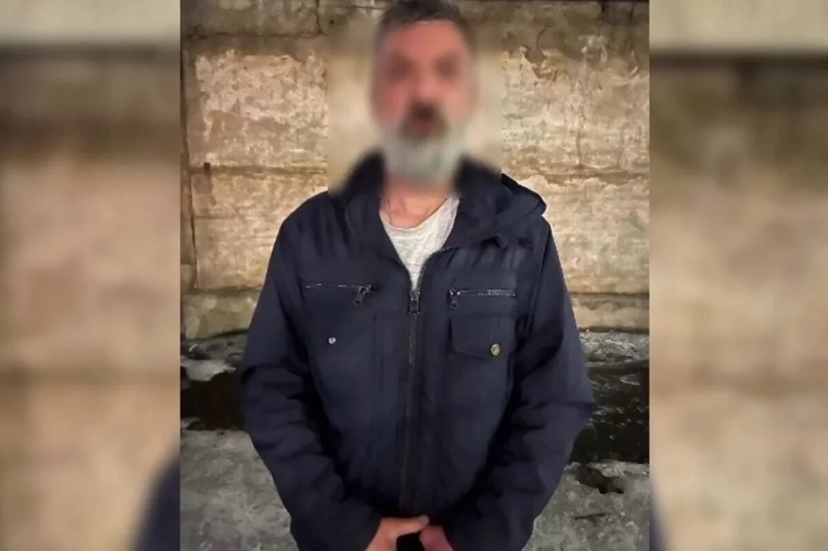    Мужчина странно вел себя возле школы