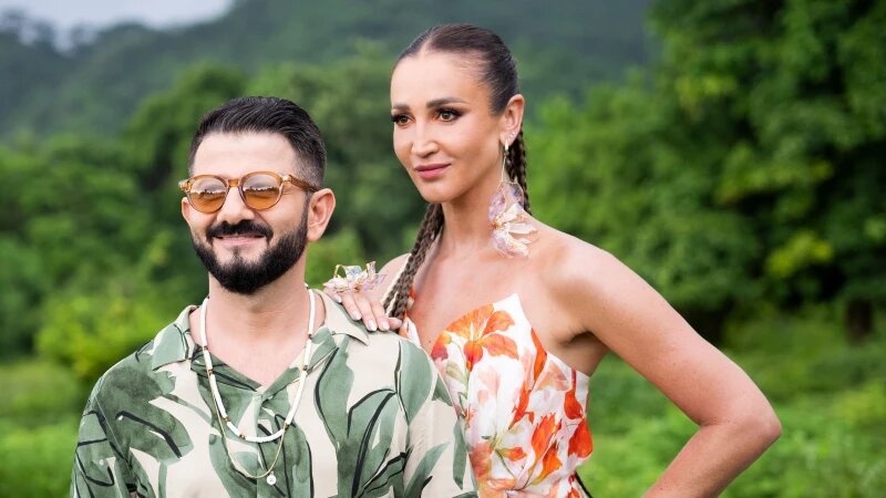     Михаил Галустян и Ольга Бузова - ведущие реалити "Звёзды в джунглях". Пресс-служба телеканала ТНТ.