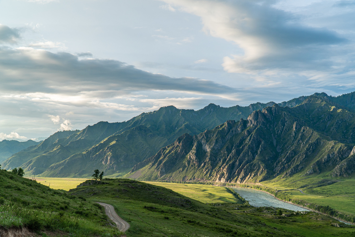 https://yandex.ru/images/search?family=yes&from=tabbar&img_url=https%3A%2F%2Fdex.photos%2Fimages%2Fmain118%2F1189405_main.jpg&lr=100933&pos=25&rpt=simage&text=%D0%B3%D0%BE%D1%80%D0%BD%D1%8B%D0%B9%20%D0%B0%D0%BB%D1%82%D0%B0%D0%B9%20%D1%84%D0%BE%D1%82%D0%BE