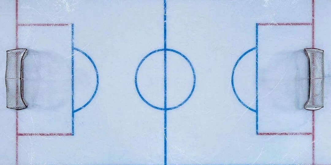 Штраф и минус один матч: за непристойный жест дисквалифицирован в прей-офф КХЛ нападающий из Уфы