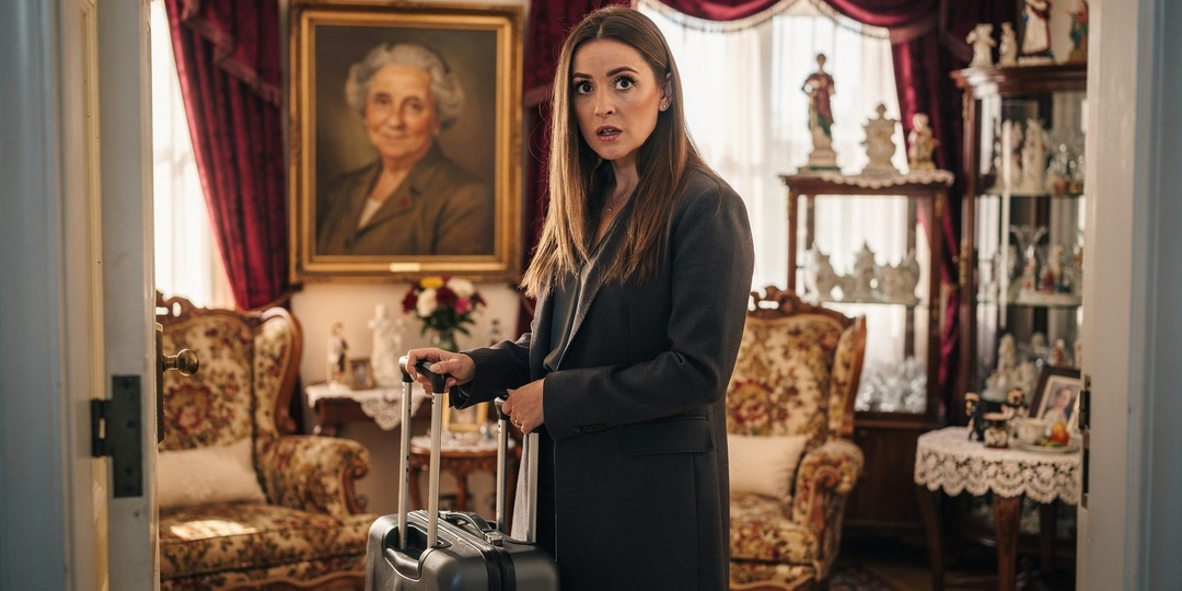 «Нравится? Мама переехала!» сказал муж, а я не узнала свою квартиру после командировки