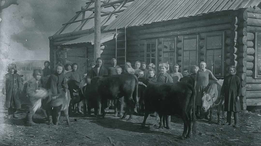 Жители Курагино. Нач. 1930-х. Из фондов Минусинского регионального краеведческого музея им. Н. М. Мартьянова