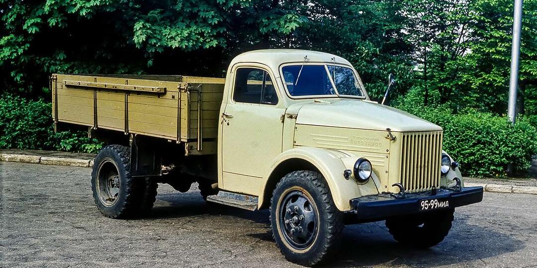 Всемирно известные грузовики СССР — почему их выпускали параллельно целых 27 лет