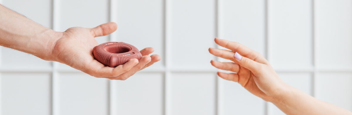 Чем полезен кистевой эспандер утром?