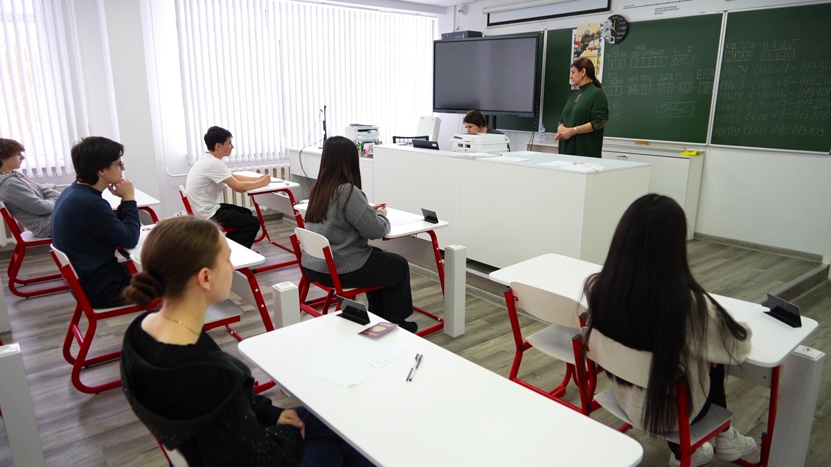    Школьники в Югре тренируются сдавать ЕГЭ