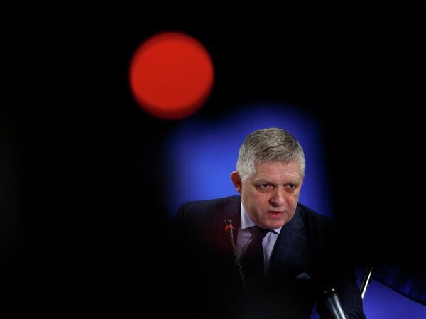 В Словакии проводят расследование против Фицо из-за остановки помощи Киеву