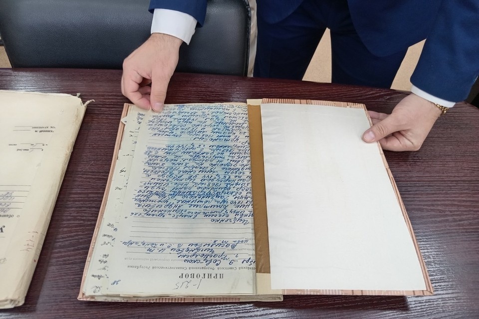    Двух жителей Красноярского края обвиняют в убийстве в 2003 году Елена СЕРЕБРОВСКАЯ