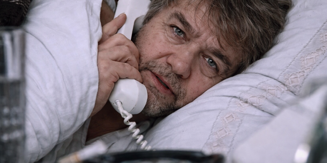 После 40 лет изображать из себя самца уже неприлично