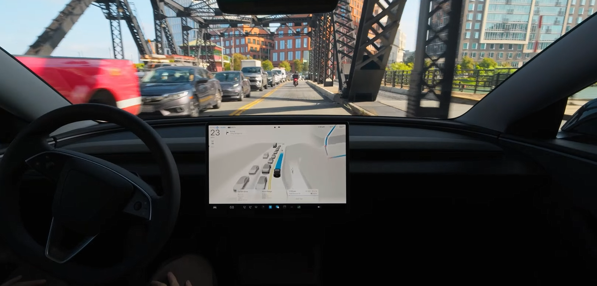 Кадр Tesla  📷
