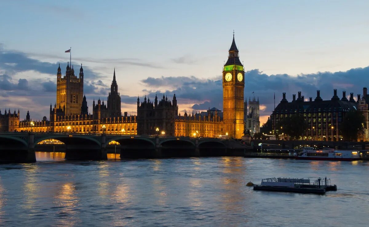    Слотов нет: туроператоры сообщили о критической ситуации с записью на британскую визу