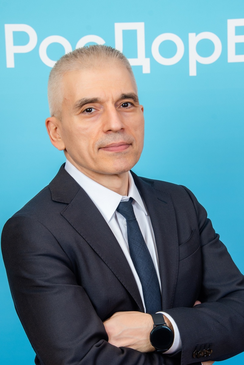 Первый заместитель Председателя Правления РосДорБанка Эдуард Христианов