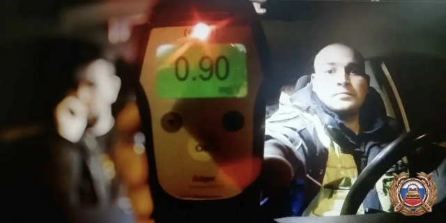 Пьяный костромич вез домой на машине жену с младенцем