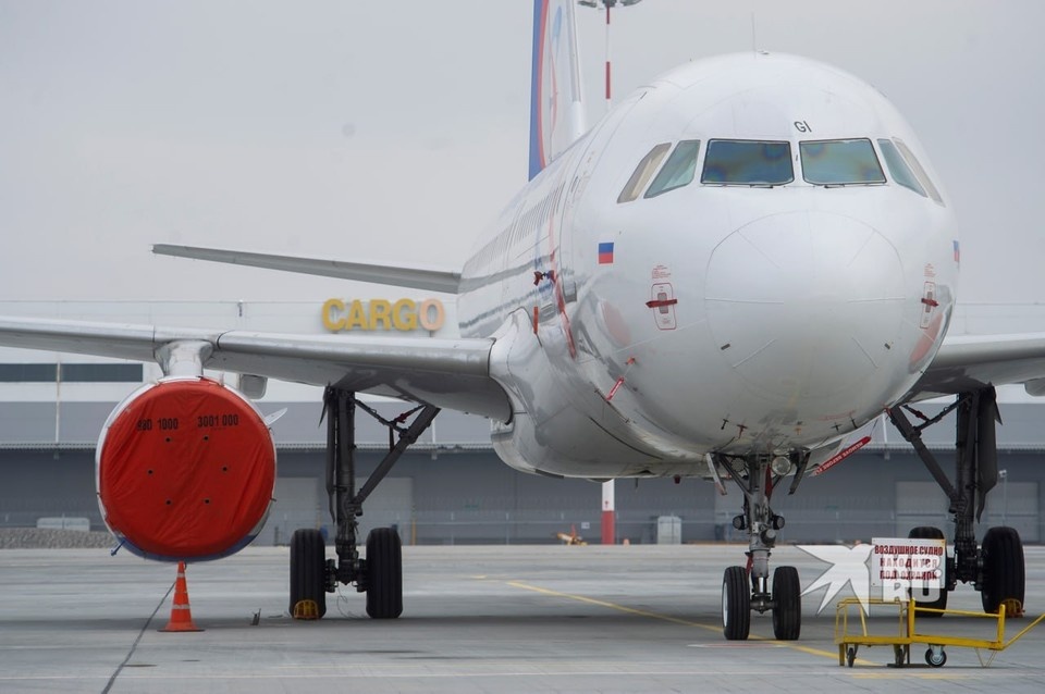    Один рейс из Екатеринбурга в Санкт-Петербург отменили, еще два – задержали Алексей БУЛАТОВ