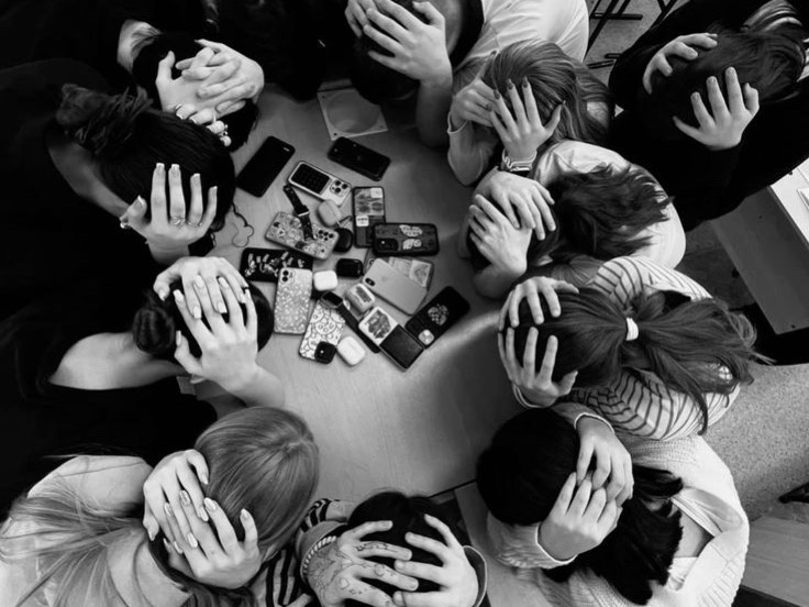 Уровень тревожности и ощущение неопределённости у современной молодёжи действительно выше, чем у предыдущих поколений в аналогичном возрасте. 