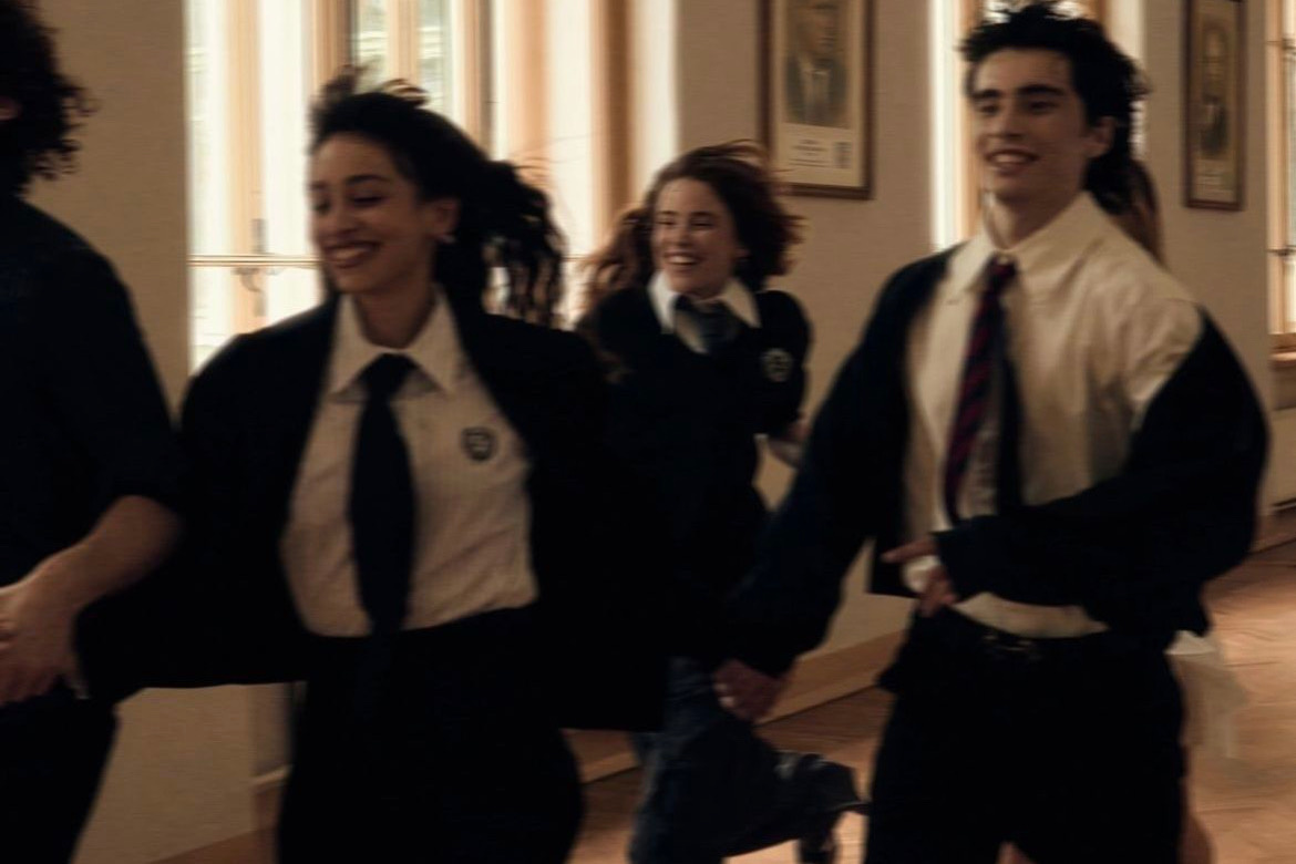 Почему закрытие дефицитов благотворно влияет на поведение, реакцию на стресс, торможение, когда это необходимо и на общую психологическую устойчивость?