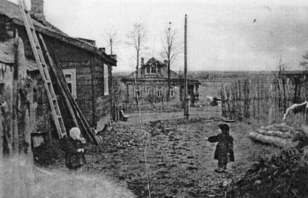 
Варавино. Вид на дом второго председателя колхоза Ф. Паршиной