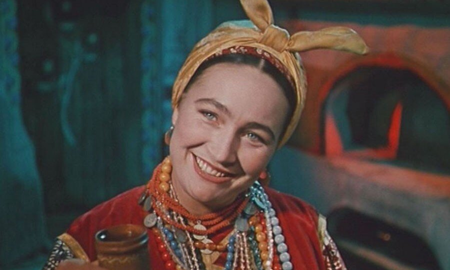 «Я — старшая жена, а Алёна — младшая»: как Людмила Хитяева отдала любимого мужчину другой, чтобы он стал отцом