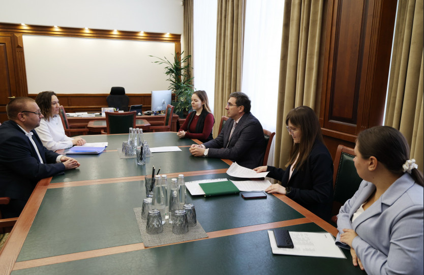 В Новосибирской области разрабатывают новые меры поддержки для людей с проблемами слуха