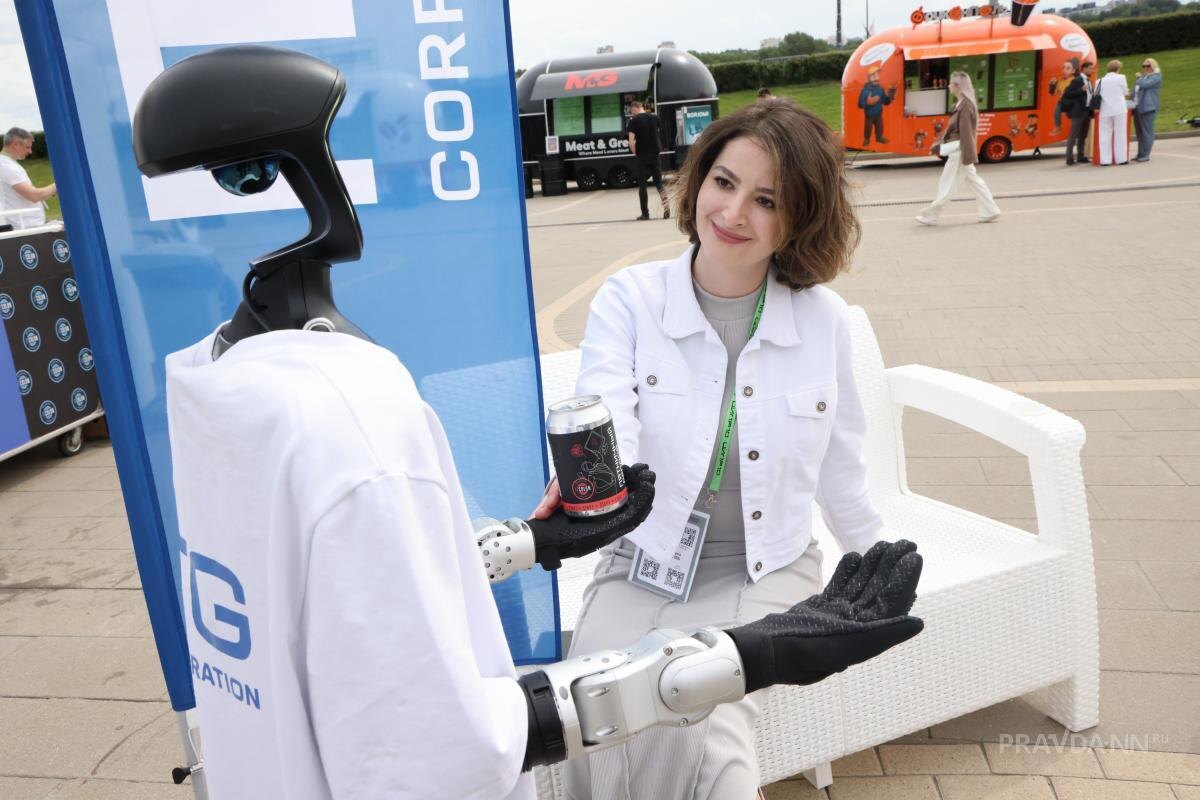    ИИ формирует новую реальность, в которой человек уже не представляет жизнь без него