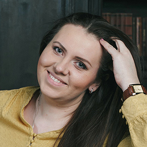 Ирина Буренина, ведущий проектный менеджер агентства 2L: 

«Ключевой тренд 2026 года — интеграция PESO с принципом E‑E‑A‑T (опыт, экспертиза, авторитет, доверие). Джинни Дитрих в недавнем подкасте отметила: эпоха планирования по каналам прошла. Сегодня бизнес должен думать не о выборе площадки, а о создании структурированного доверия — чтобы бренд находили через AI‑поиск. В эпоху искусственного интеллекта PESO превращается в архитектуру доверия: LLM‑модели черпают данные из Owned и Earned каналов, формируя целостный образ бренда в цифровом пространстве».
