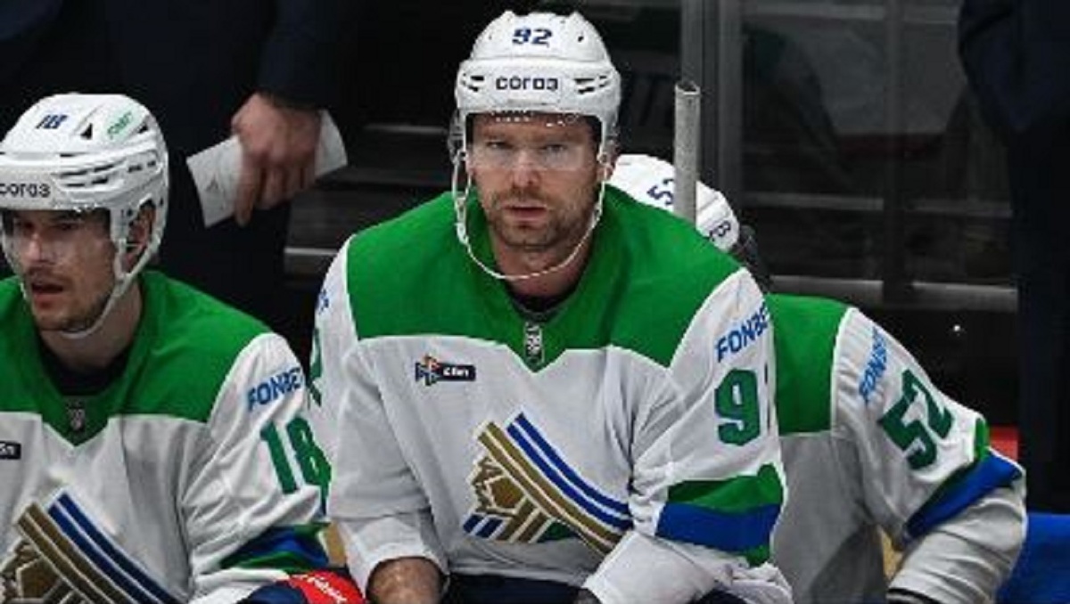    Форварда «Салавата Юлаева» Евгения Кузнецова наказали за непристойный жест