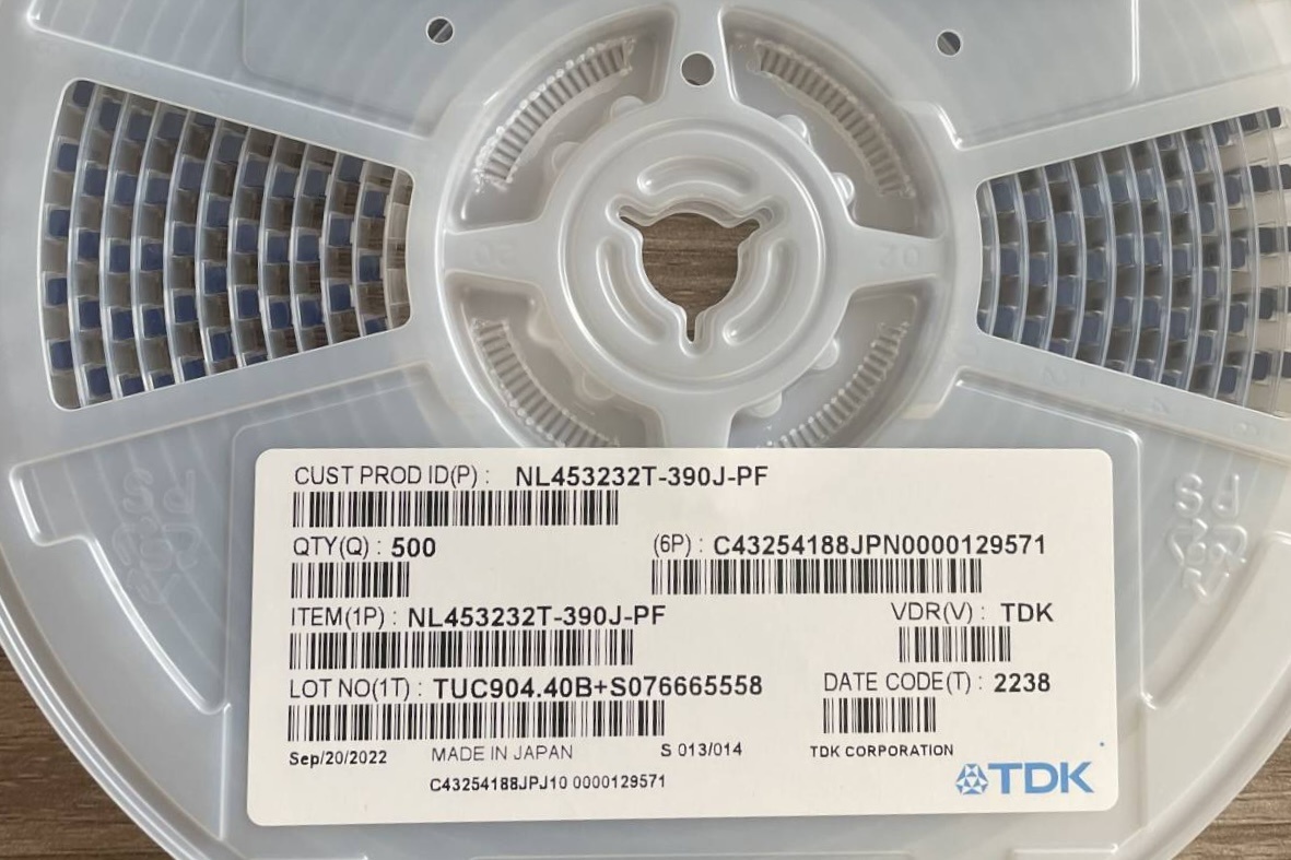 TDK Series NL453232T-390J-PF.